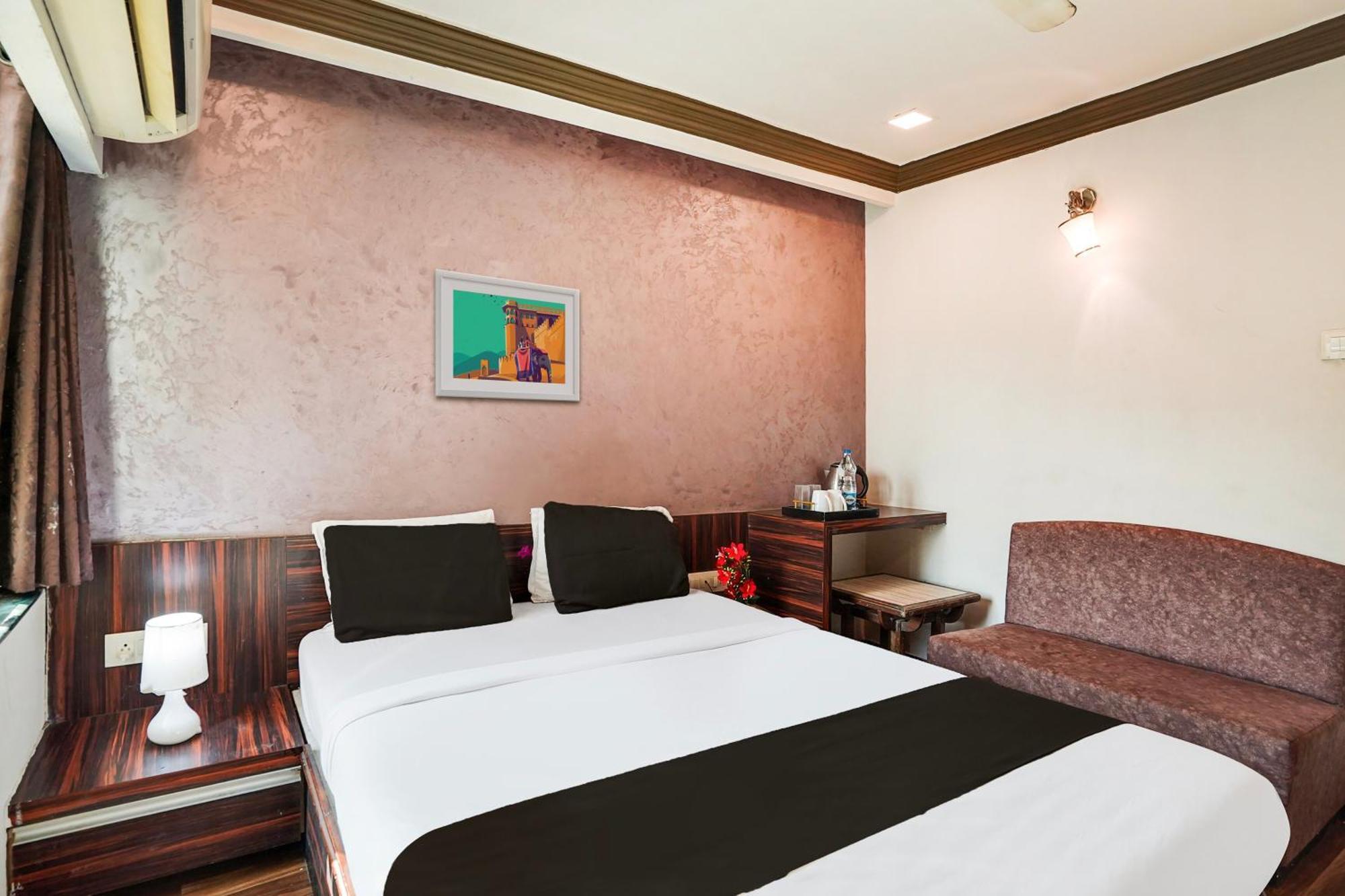 Hotel O Bridge อาเมดาบัด ภายนอก รูปภาพ